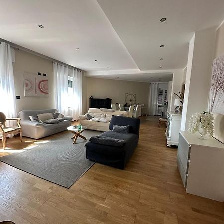 Luxury Center Appartment نوفي ليغوري المظهر الخارجي الصورة
